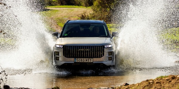 ARDIS: tracción 4×4 inteligente de JAECOO para máxima estabilidad