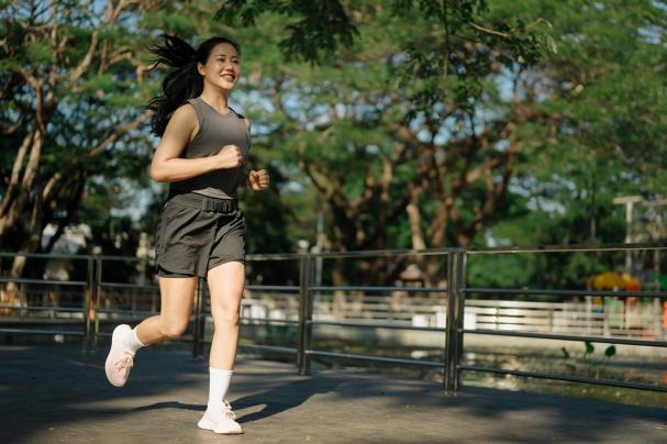 Correr después de los 40: por qué la recuperación entre entrenamientos intensos puede ser más importante