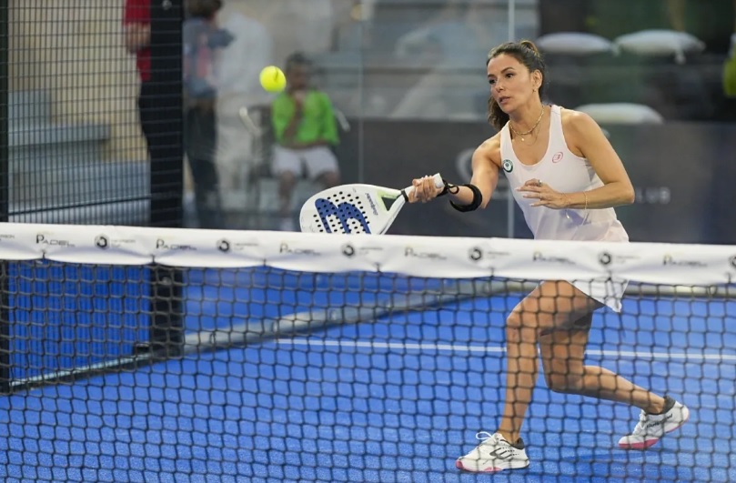 Pádel a partir de los 50: beneficios, lesiones y cómo empezar de forma segura