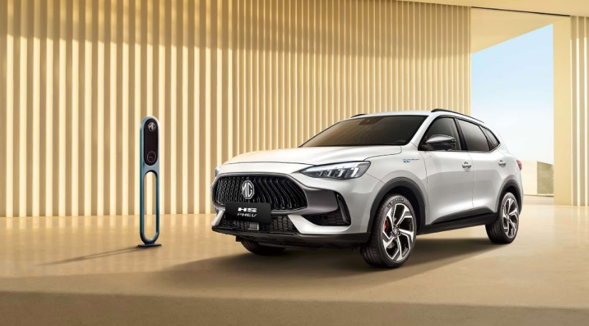 Nuevo MG HS 2025: SUV chino… ¡motor 2.0 Turbo, alma GTI y otro cambio!