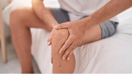 Dolor de rodillas: ¿es por la edad o por tener sobrepeso? Estas son las causas y cómo prevenirlo