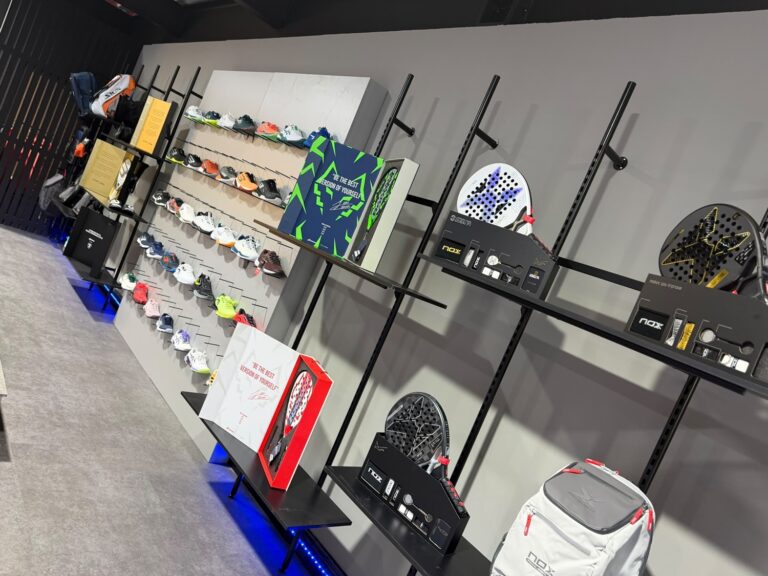 Padel Nuestro desembarca en Manchester y abre su primera tienda en Reino Unido