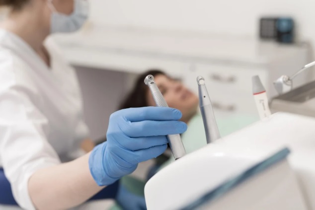 Salud dental y enfermedades cardiovasculares: ¿qué relación existe entre la boca y el corazón?