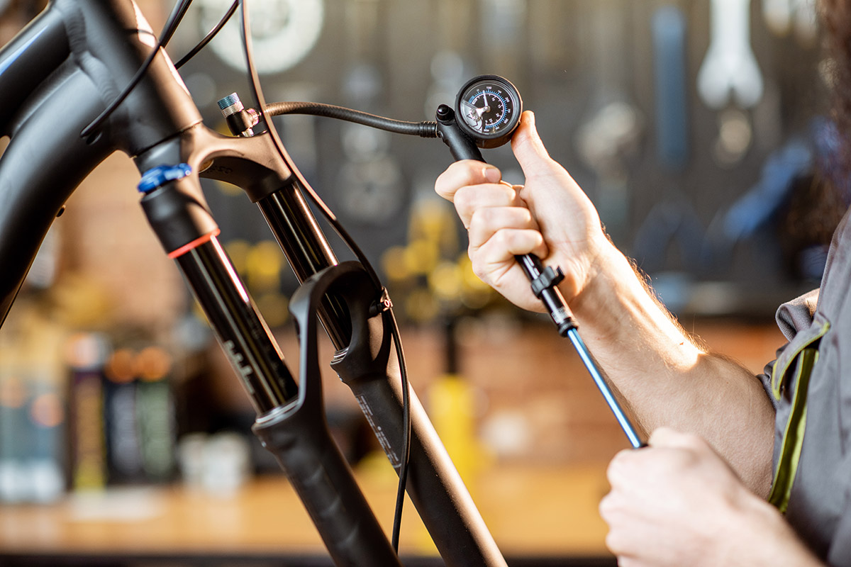 Las 7 herramientas imprescindibles que todo biker debería tener en su taller