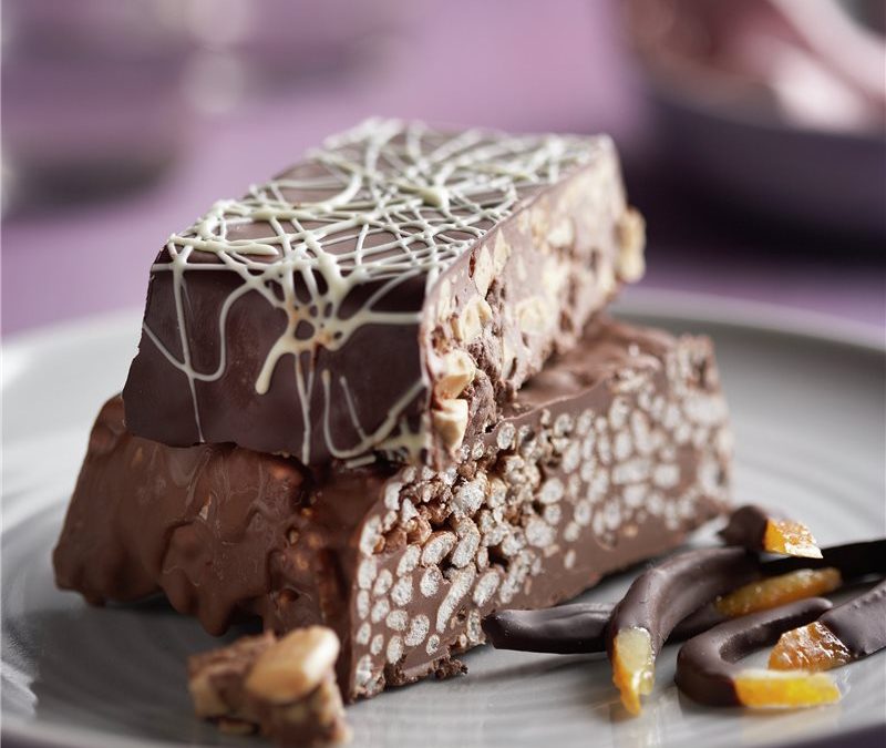Turrón de chocolate y almendras: haz tu propio turrón de chocolate en solo 3 pasos