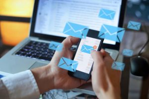 ¿Recibe un bombardeo de publicidad en su correo electrónico? Estos son sus derechos