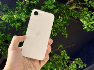 El iPhone 16e, a prueba: la razón para que Apple haya hecho este móvil, aunque ahora no lo veas