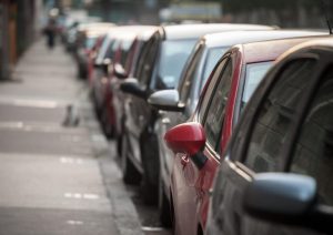 Eléctrico, híbrido, diésel o de gasolina: este es el coche que menos se deprecia