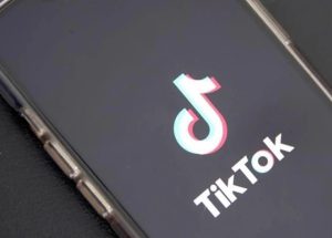 La UE multa a TikTok con 530 millones de euros por no proteger del Gobierno chino los datos de los europeos