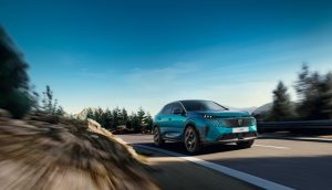 Probamos los Peugeot E-3008 y E-5008 Dual Motor de tracción integral… y nos gustan los nuevos SUV
