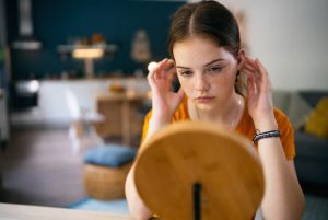 Diferente canon, misma obsesión: la piel ‘perfecta’ de la Gen Z es la delgadez de las ‘millenials’